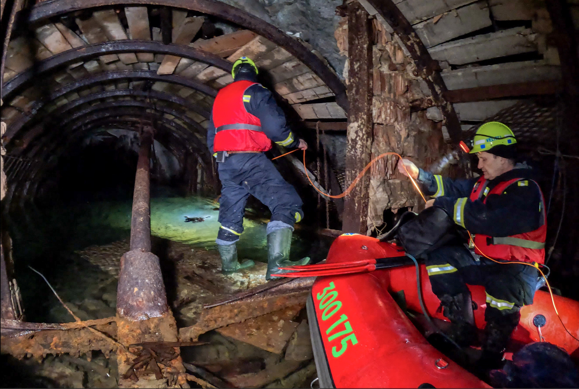 Průzkum podvodním dronem